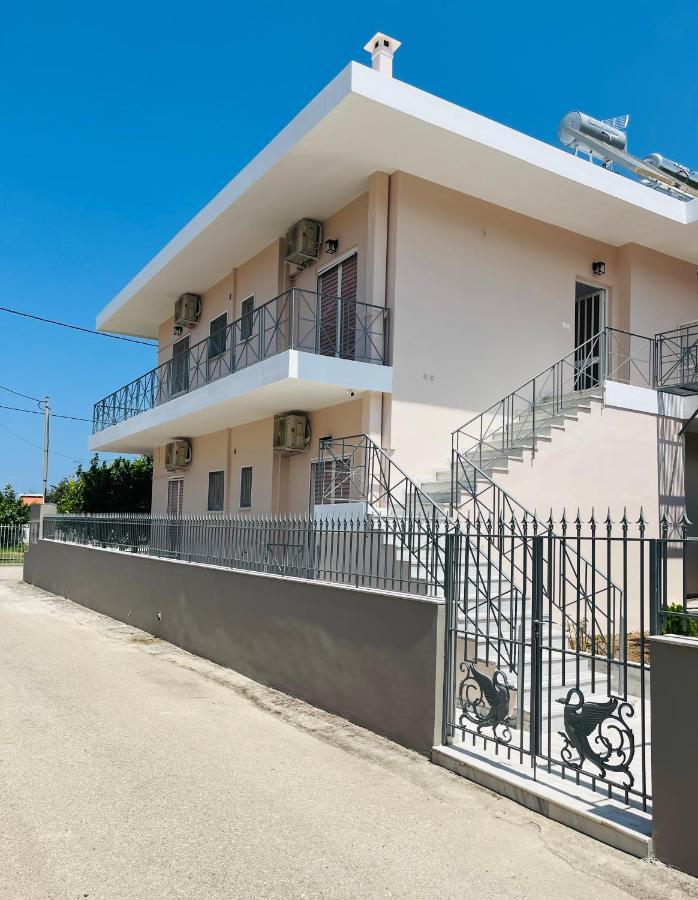 Koulouras Holiday Apartments Nikolaiika Экстерьер фото